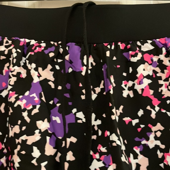 Under Armour Athletic/Running Shorts Size M, NWT! - Picture 2 of 8